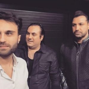 دانلود آهنگ خاطرات تورو چه خوب چه بد حک میکنم گروه سون