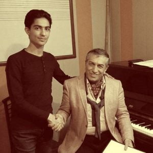 دانلود آهنگ نشسته لب پنجره بی صدا همایون دهقان
