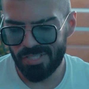 دانلود آهنگ این یه نفر مال منه همه جون منه عادل میرزایی دانلود آهنگ این یه نفر مال منه همه جون منه عادل میرزایی