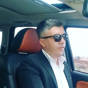 دانلود آهنگ اینقده سنگ نزن به شیشمون میفهمن محمد بختیاری دانلود آهنگ اینقده سنگ نزن به شیشمون میفهمن محمد بختیاری