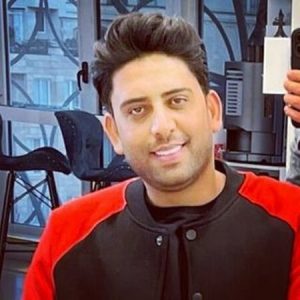 دانلود آهنگ میخوام رو دیوار دلم اسم تو باشه خوشگلم ناصر پورکرم