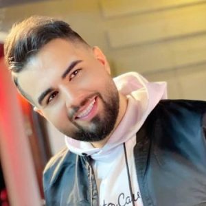 دانلود آهنگ خندش عسل عسل حرفاش غزل غزل شاهین بنان