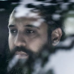 دانلود آهنگ روزبه نعمت الهی چمدون