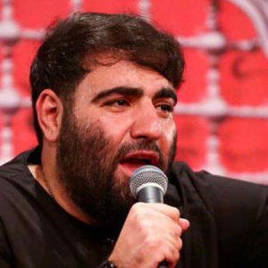 دانلود مداحی دلم قرصه دل به پرچمت بستم سرم بالاست شیعه علی هستم امیر کرمانشاهی