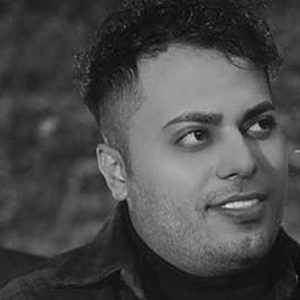 دانلود آهنگ ببین میمیرم براتا تو گوشمه همش صداتا امید عقابی دانلود آهنگ ببین میمیرم براتا تو گوشمه همش صداتا امید عقابی