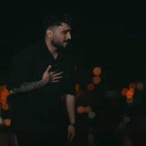 دانلود آهنگ چقدر تو لجنی دستامم نگیر محمد امیری و رامین تجنگی