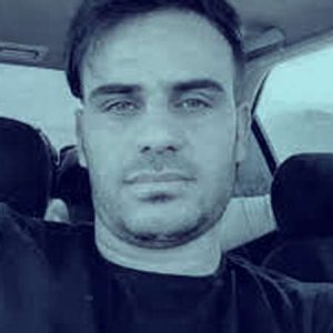 دانلود آهنگ عشقم چشم قشنگی داره ماه منم براش ستاره داوود یونسی