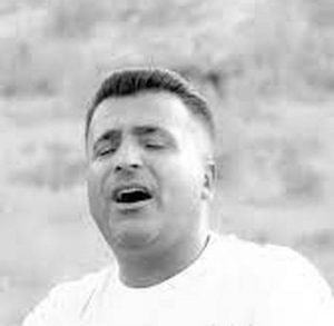 دانلود آهنگ با غمت میسازم با عشق تو دمسازم احمد قاسمی