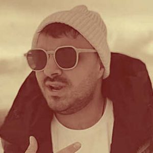 دانلود آهنگ فکر کن هر روز تولدته یکی تو آینه لایق تشکرته امیر رادان دانلود آهنگ فکر کن هر روز تولدته یکی تو آینه لایق تشکرته امیر رادان