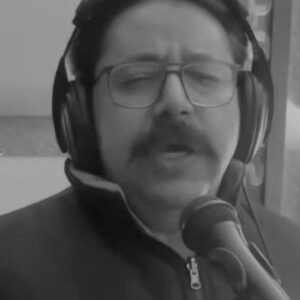 دانلود آهنگ گلی به گوشه جمالت اون خنده های باحالت کلمست دانلود آهنگ گلی به گوشه جمالت اون خنده های باحالت کلمست