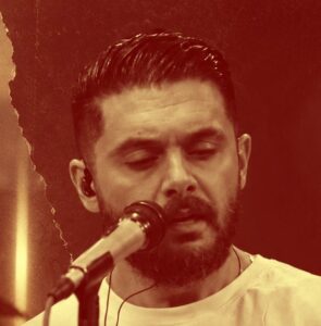 دانلود آهنگ سینا پارسیان بی دلیل